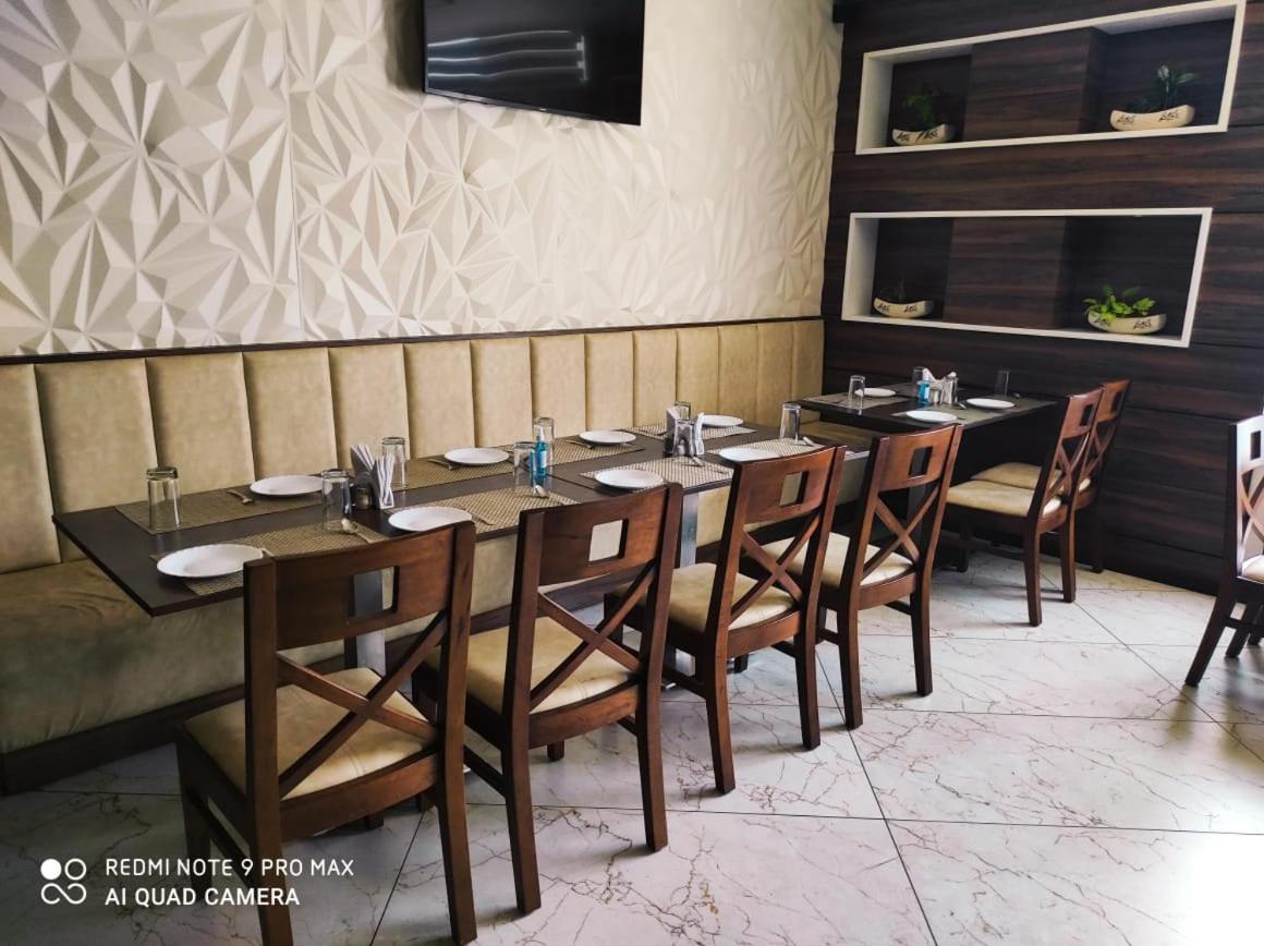 Hotel Shlok  Kolhapur Eksteriør bilde