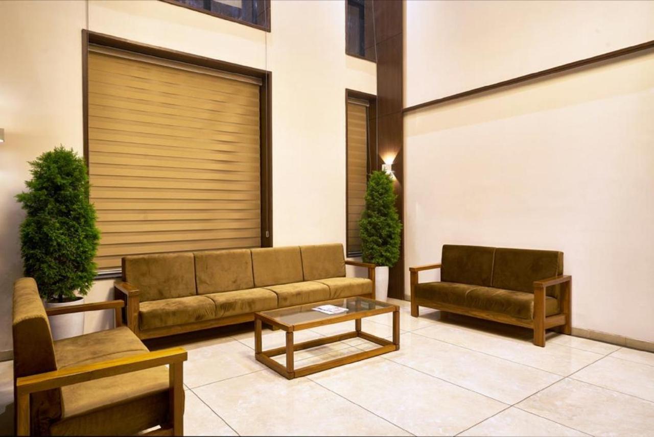 Hotel Shlok  Kolhapur Eksteriør bilde