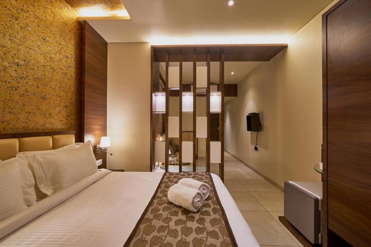 Hotel Shlok  Kolhapur Eksteriør bilde