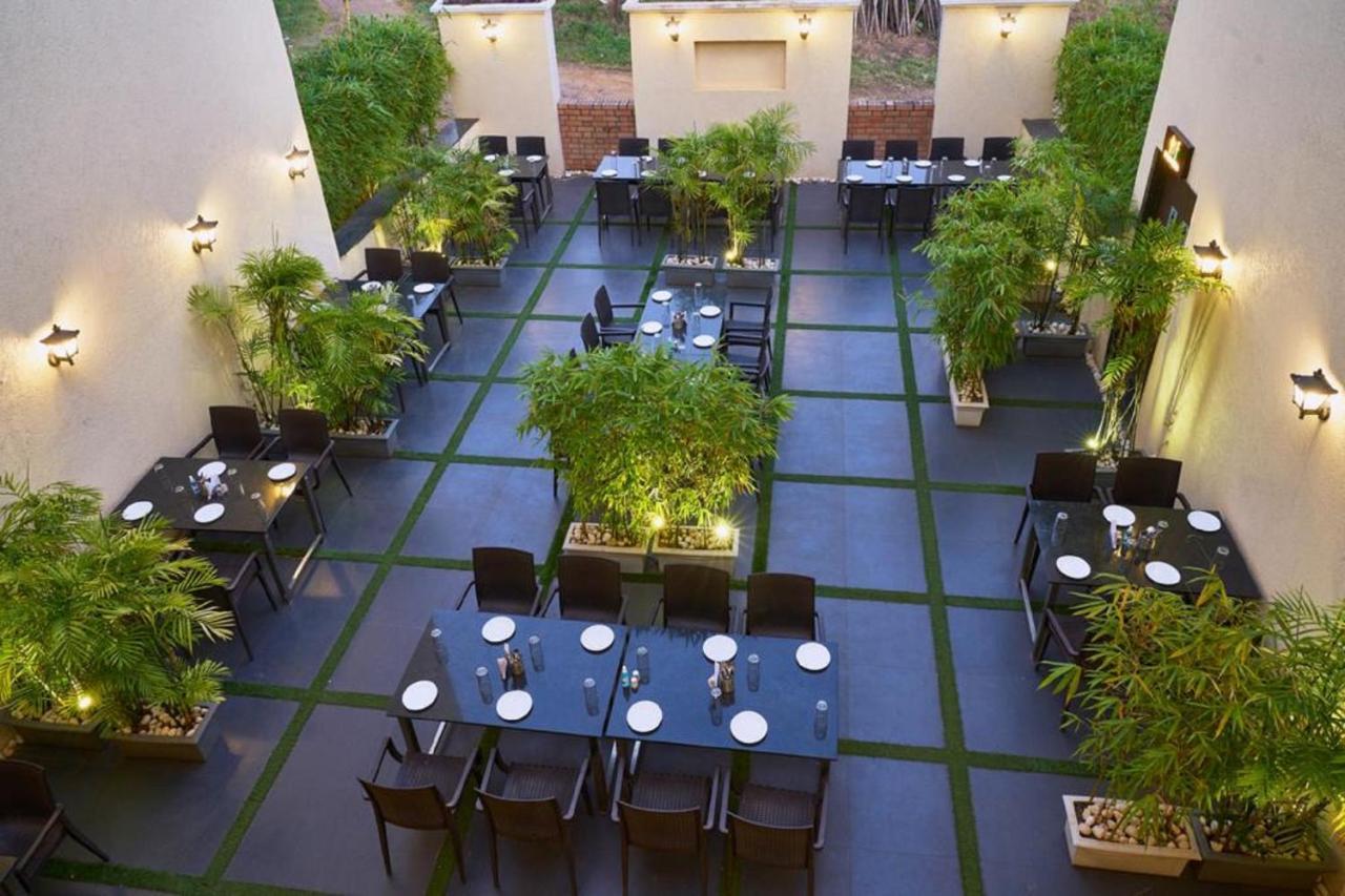 Hotel Shlok  Kolhapur Eksteriør bilde